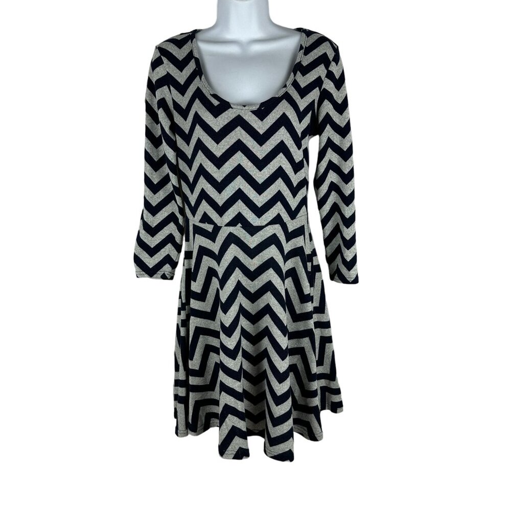 Chevron Long Sleeve Dress By Derek Size Medium Stretch Polyester/Spandex Women's